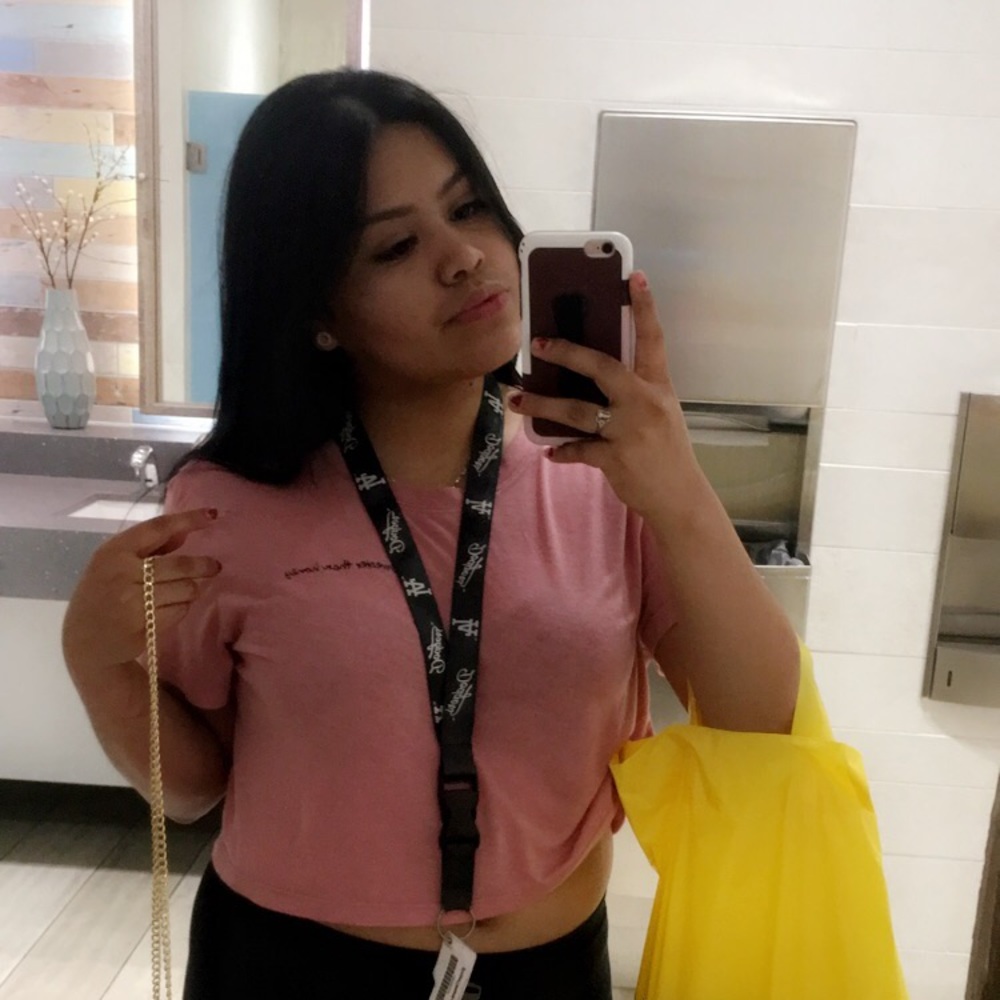 Meet your Posher, Leticia